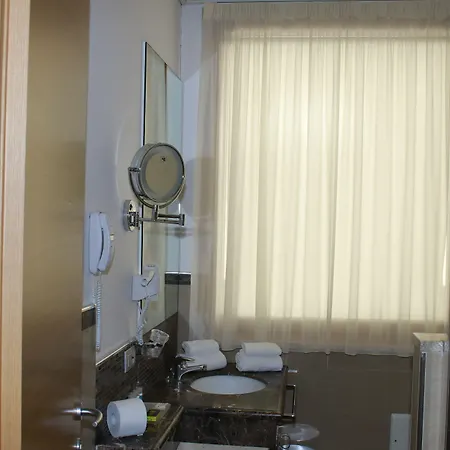 מלון Palazzo Virgilio 4*