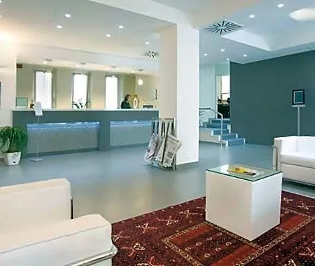 Palazzo Virgilio 4* برينديسي