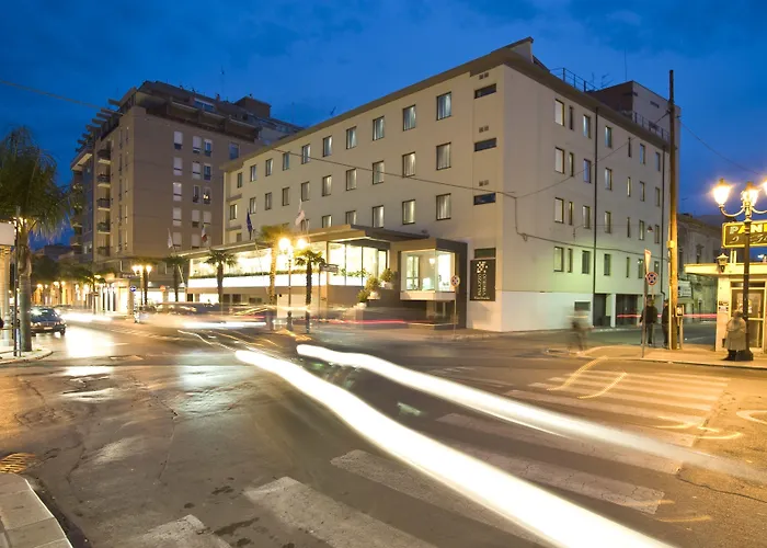 ホテル Palazzo Virgilio ブリンディジ